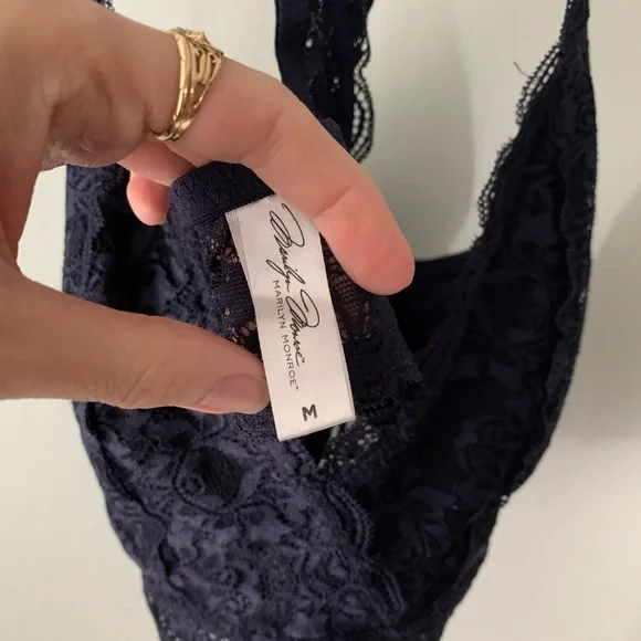 Navy lace bralette - Picture 3 of 3